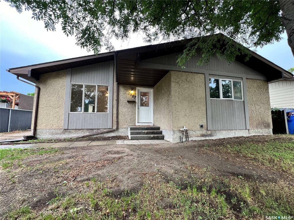 1307 Fleet Street  Regina SK S4N 5G3 photo