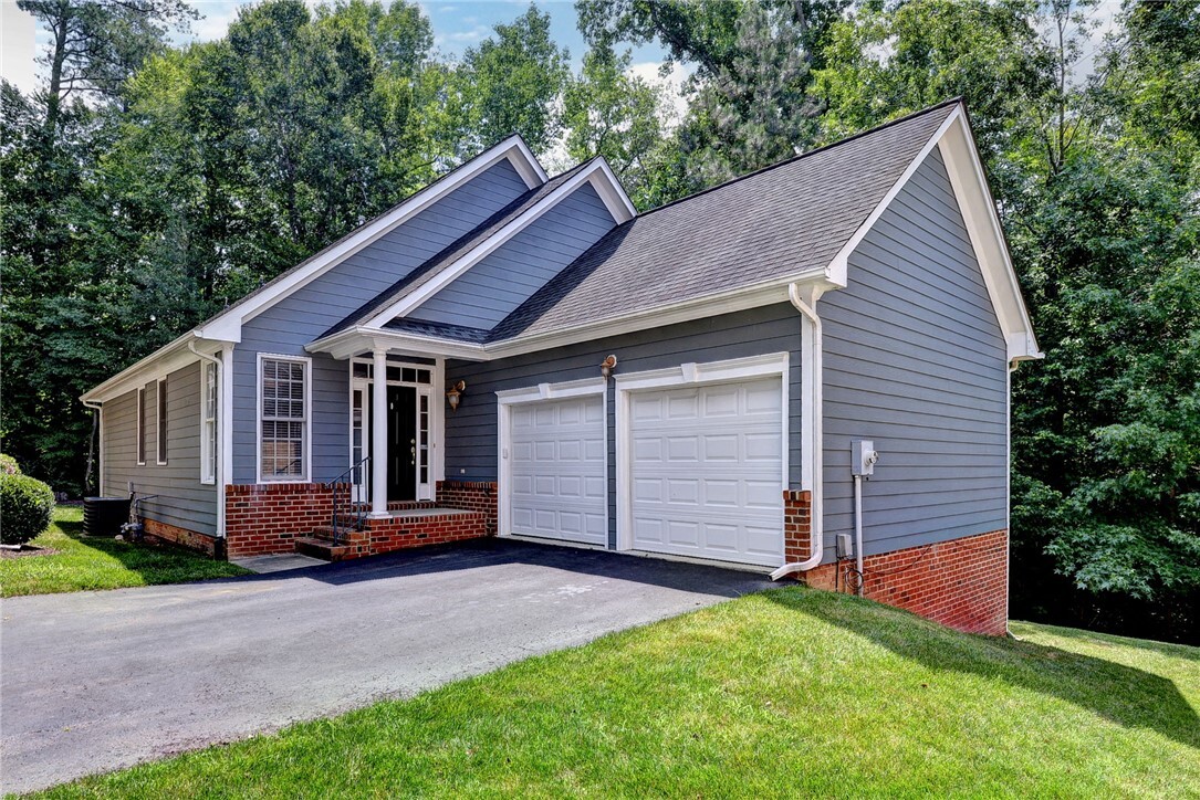 Property Photo: 225 Shaindel Drive VA 23185