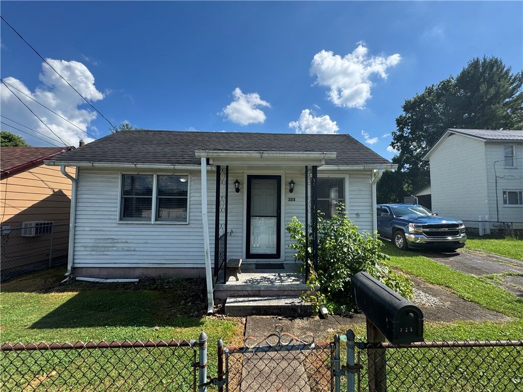 Property Photo: 323 Cottage Ave PA 15461