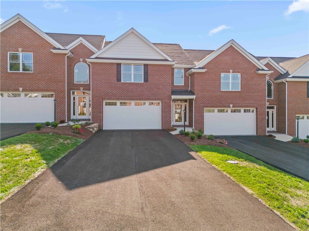 Property Photo:  106 Anderson Station  PA 15367 