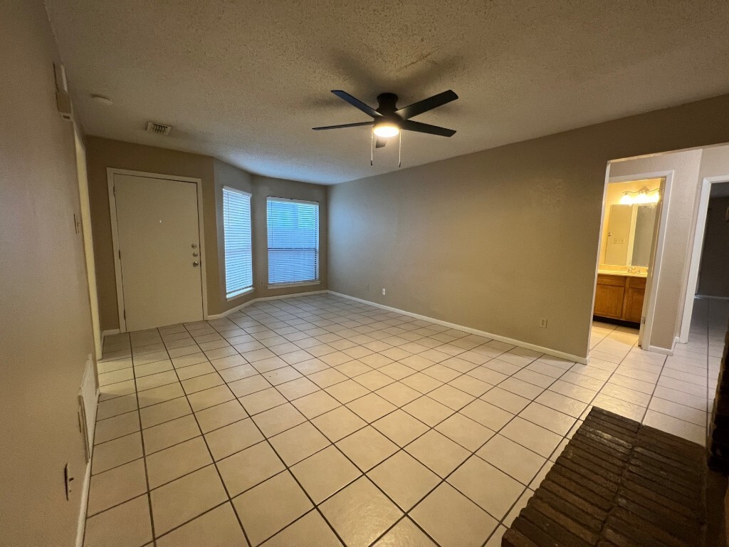 Property Photo: 13355 Water Oak Lane B TX 78729