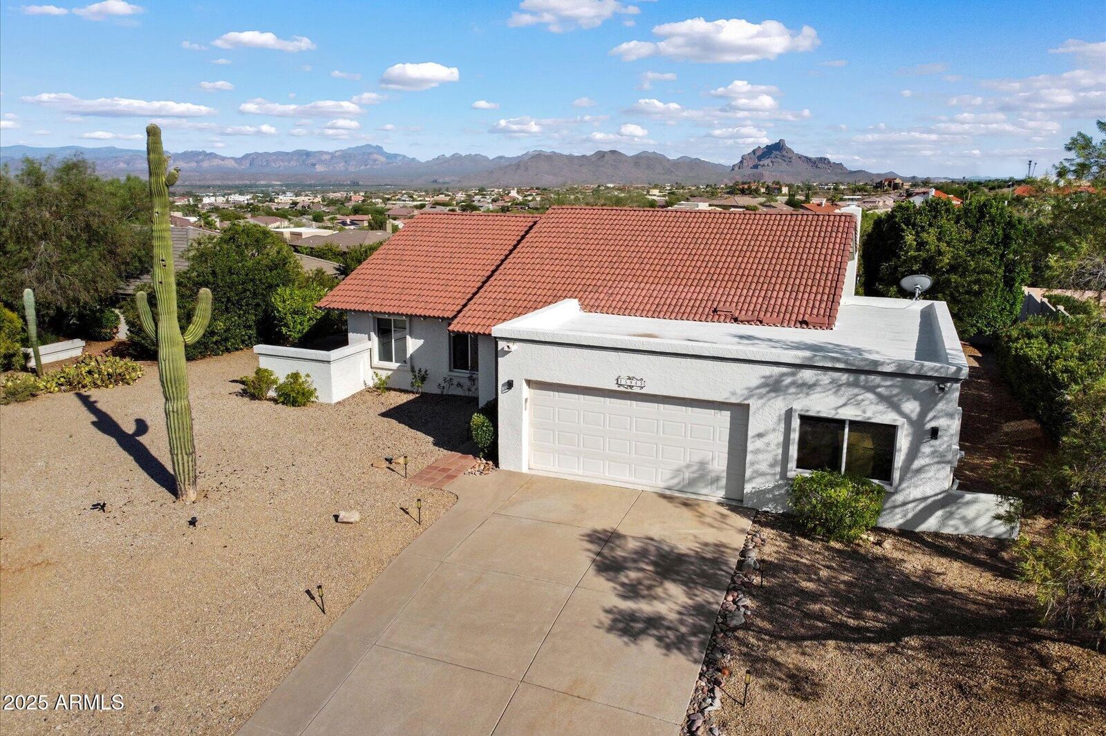 Property Photo: 15943 E El Lago Boulevard AZ 85268