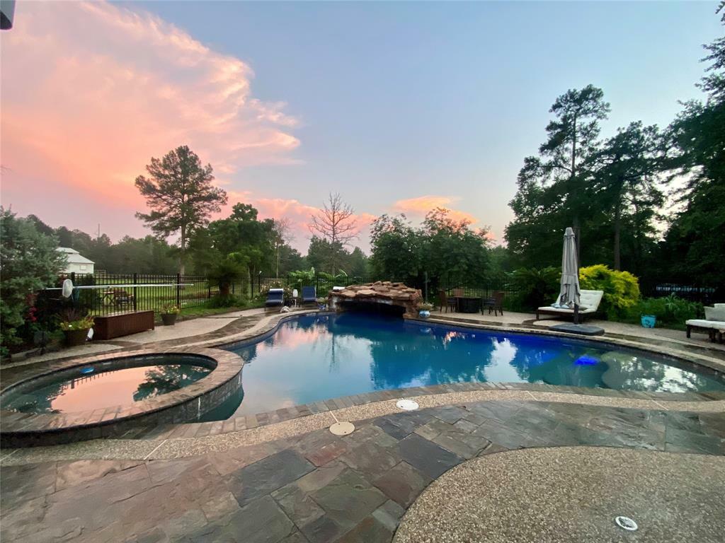 Property Photo:  114 Leah Drive  TX 77316 