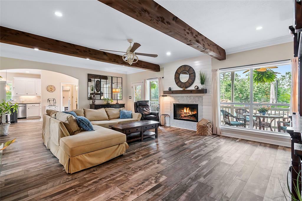 Property Photo: 114 Leah Drive TX 77316