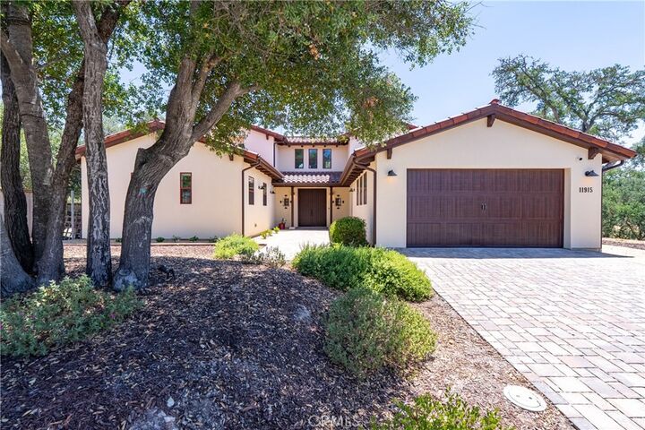 Property Photo: 11915 Via Marbella CA 93422