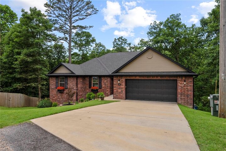 Property Photo: 5 Inskid Lane AR 72714