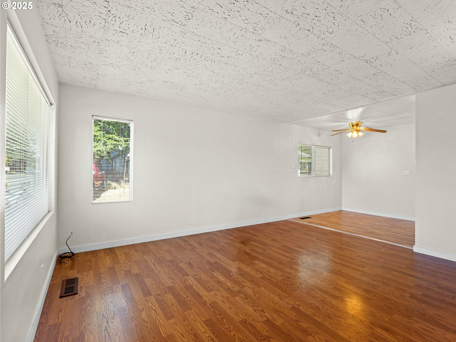 Property Photo:  8435 SE Flavel St  OR 97266 