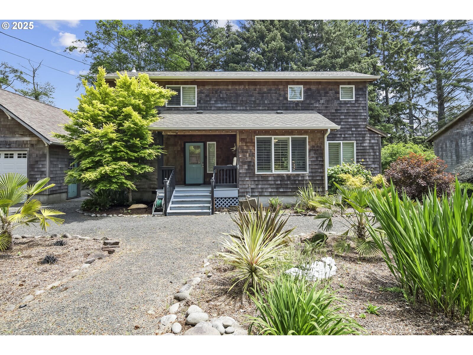 Property Photo:  415 Spruce Ave  OR 97138 