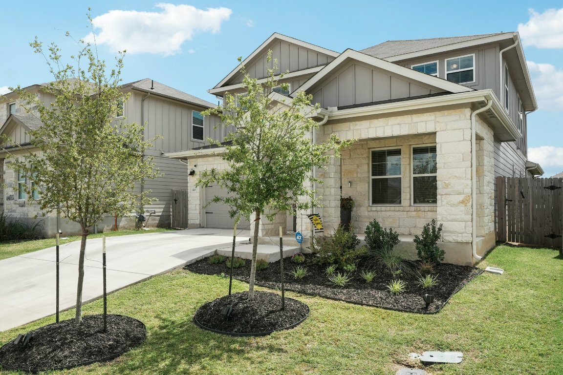 Property Photo:  120 Sun Grove Trail  TX 78628 