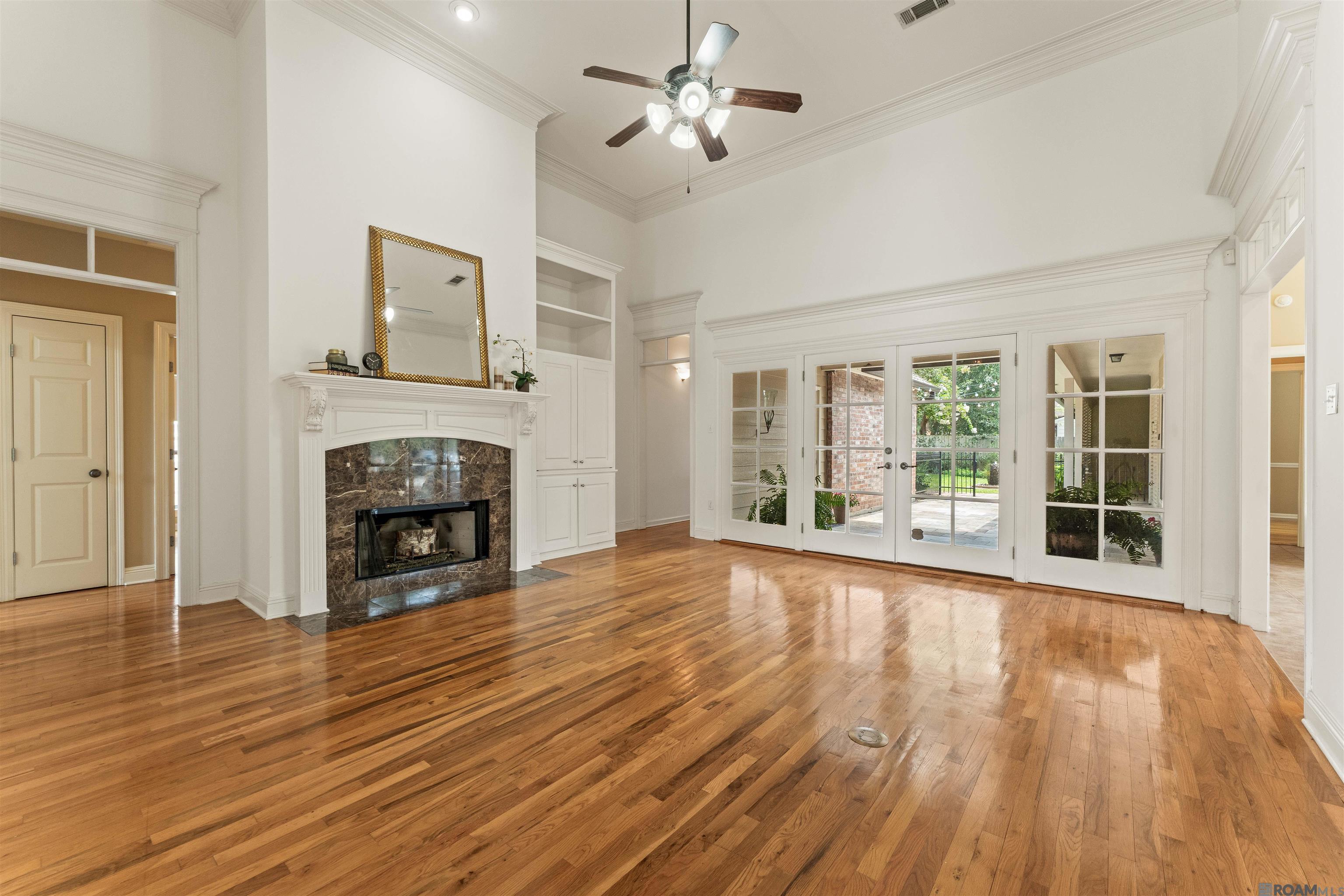 Property Photo: 10202 Chestnut Oak Dr LA 70809