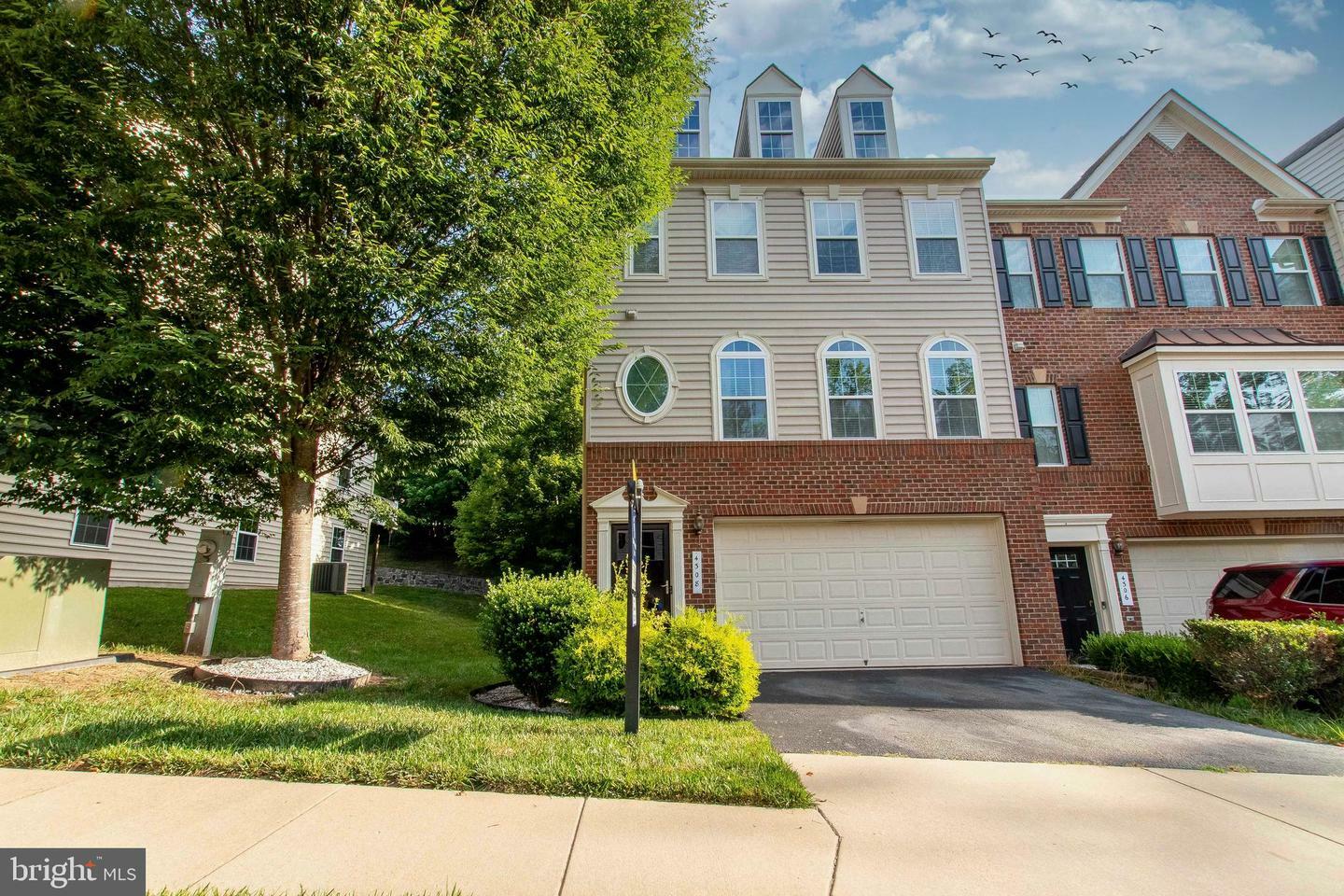 Property Photo: 4308 Wisley Turn VA 22192