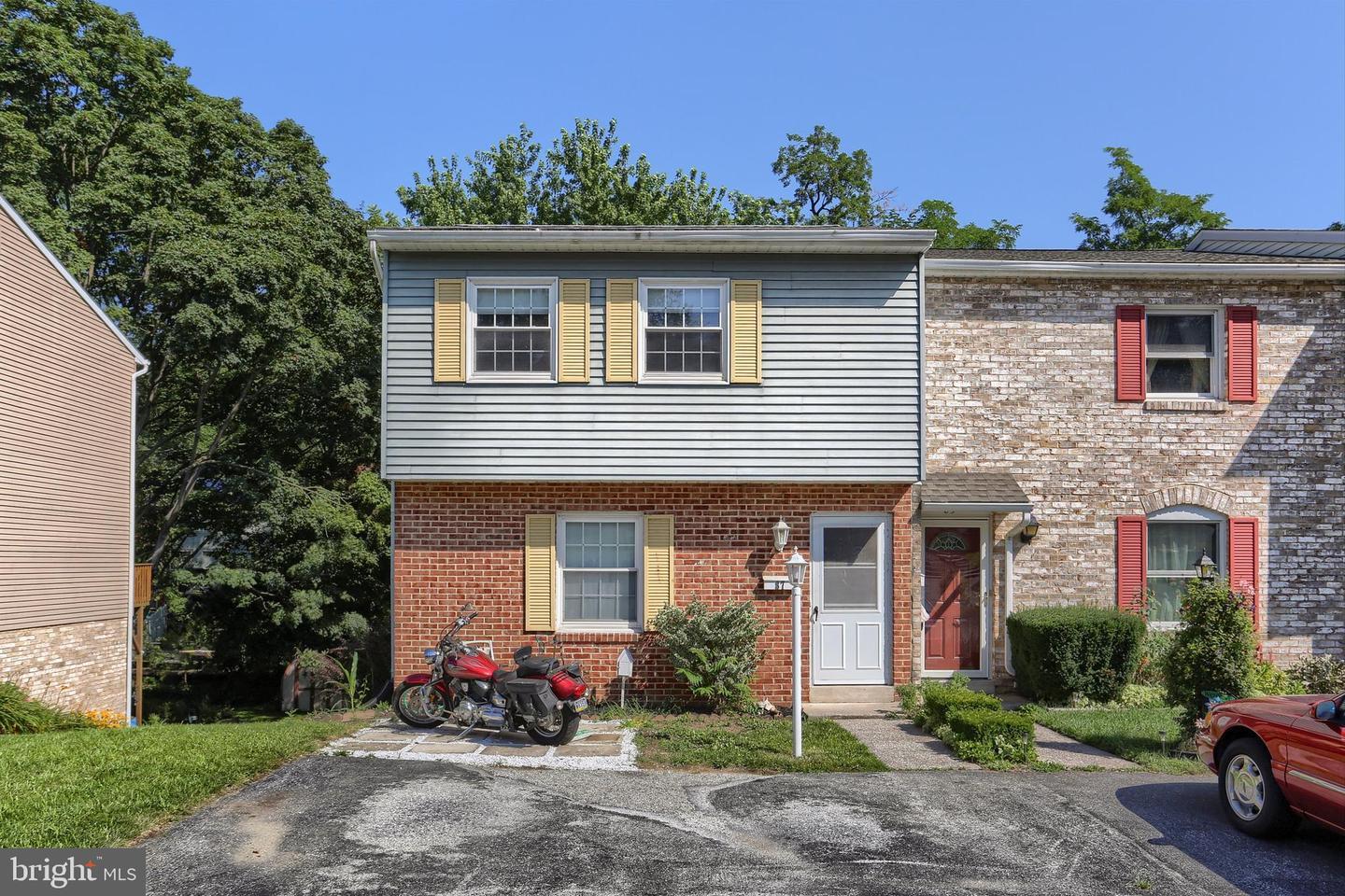 Property Photo: 87 Queen Avenue PA 17025