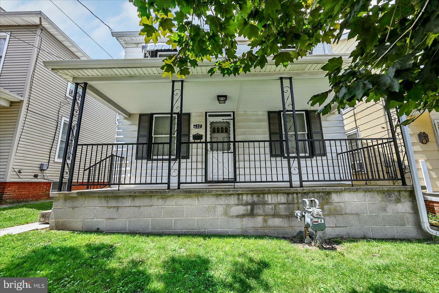 Property Photo: 632 E Walnut Street PA 17331