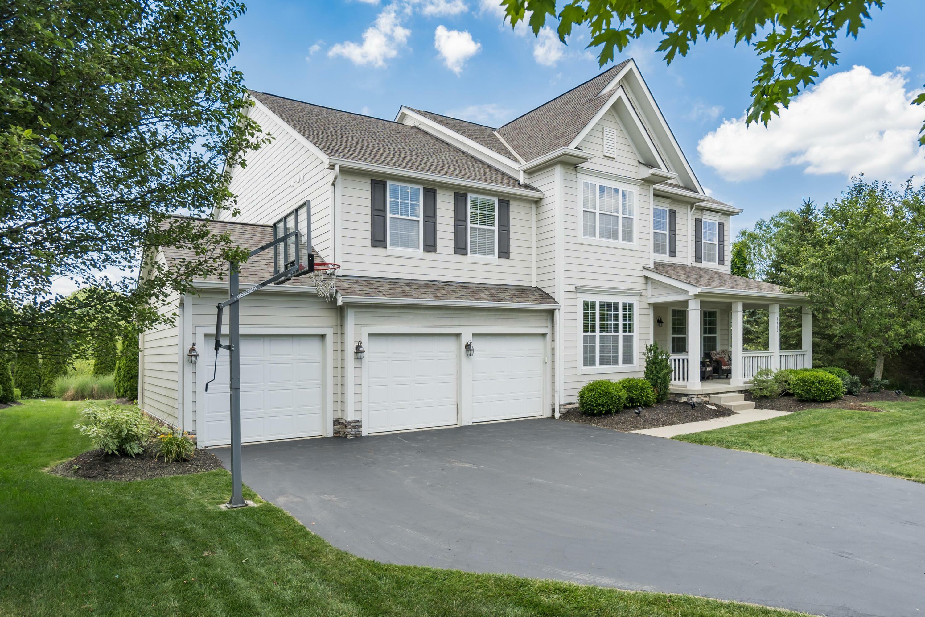 Property Photo:  7685 Skarlocken Green  OH 43054 