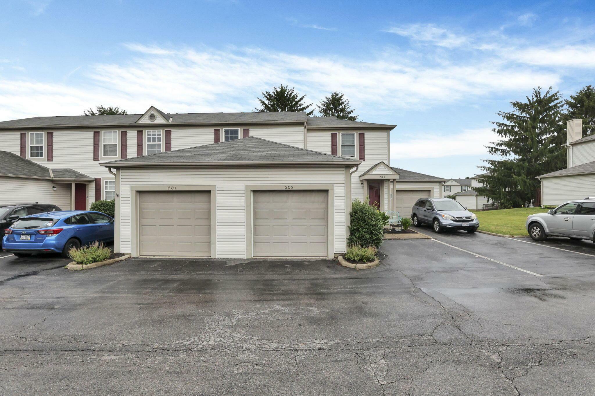 Property Photo: 203 Hawkins Lane OH 43004