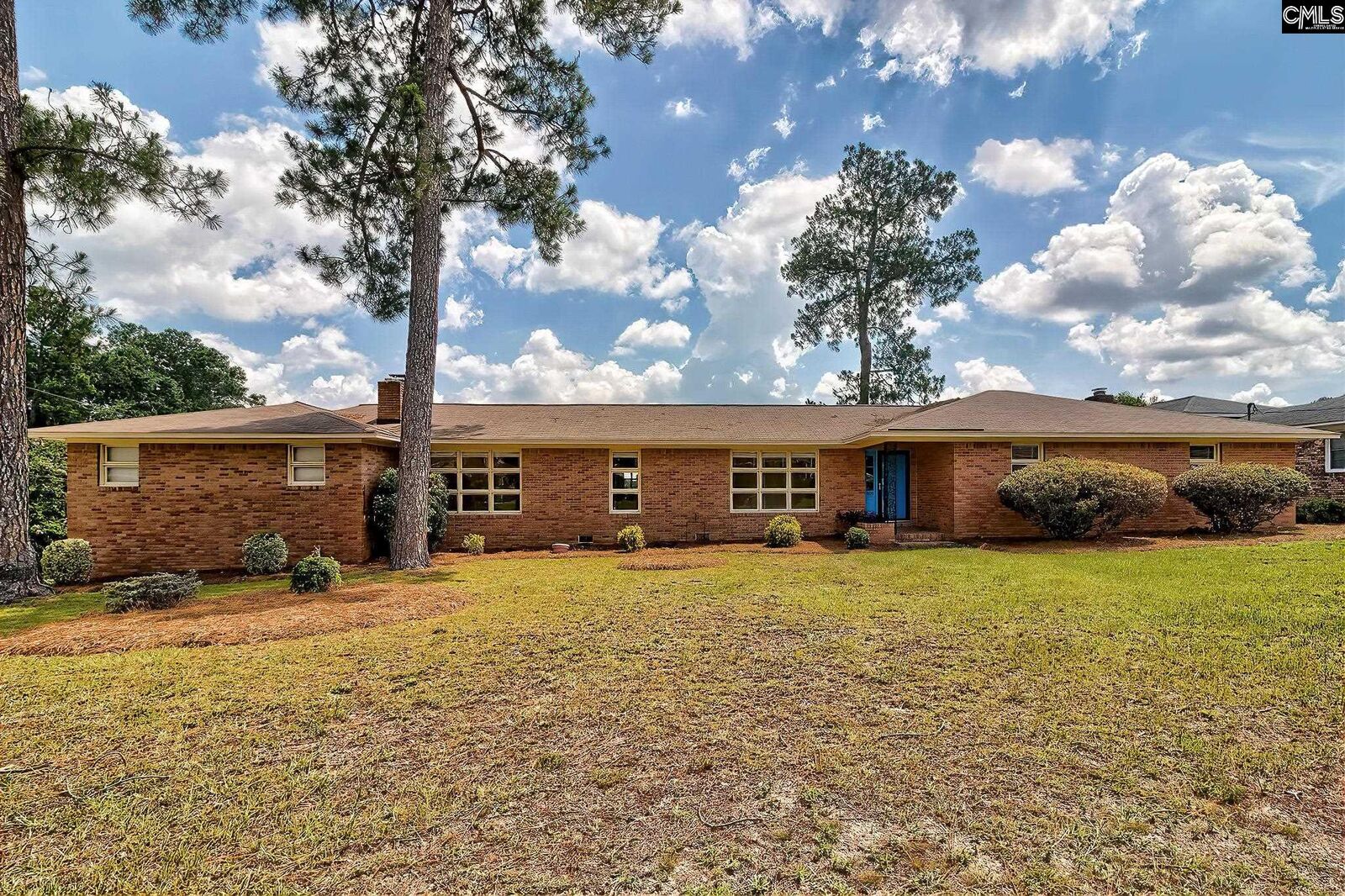 Property Photo: 909 Camelot SC 29170-2505