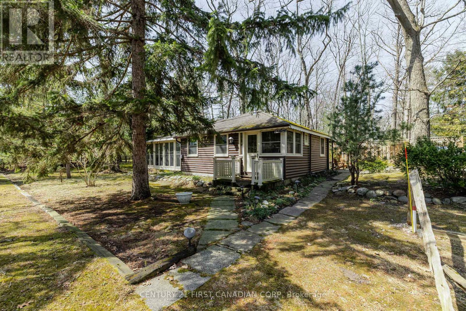 47 Heaman Crescent  Lambton Shores (Grand Bend) ON N0M 1T0 photo