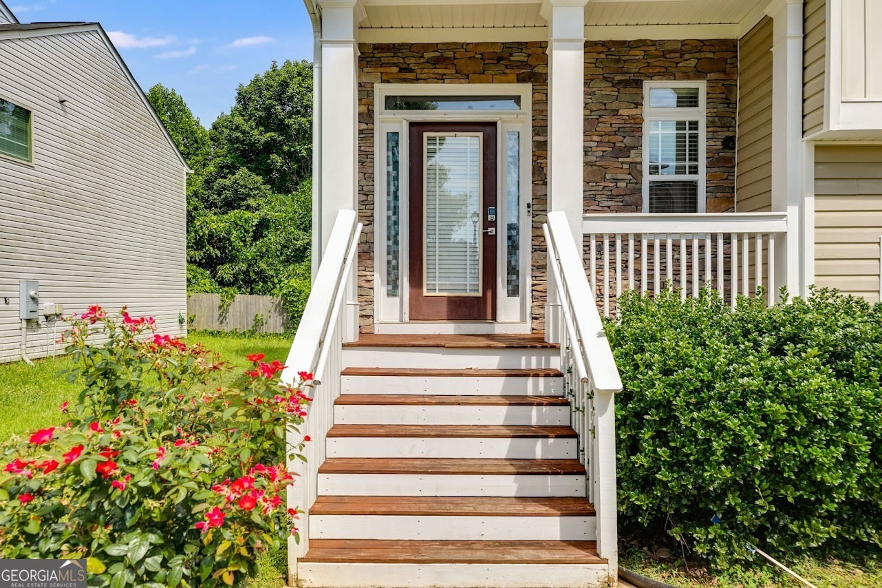Property Photo: 7125 Creeksong Drive GA 30134