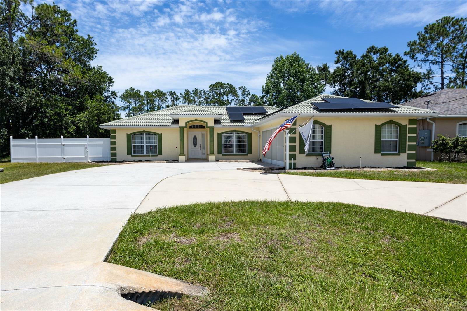 Property Photo: 25 Raintree Place FL 32164