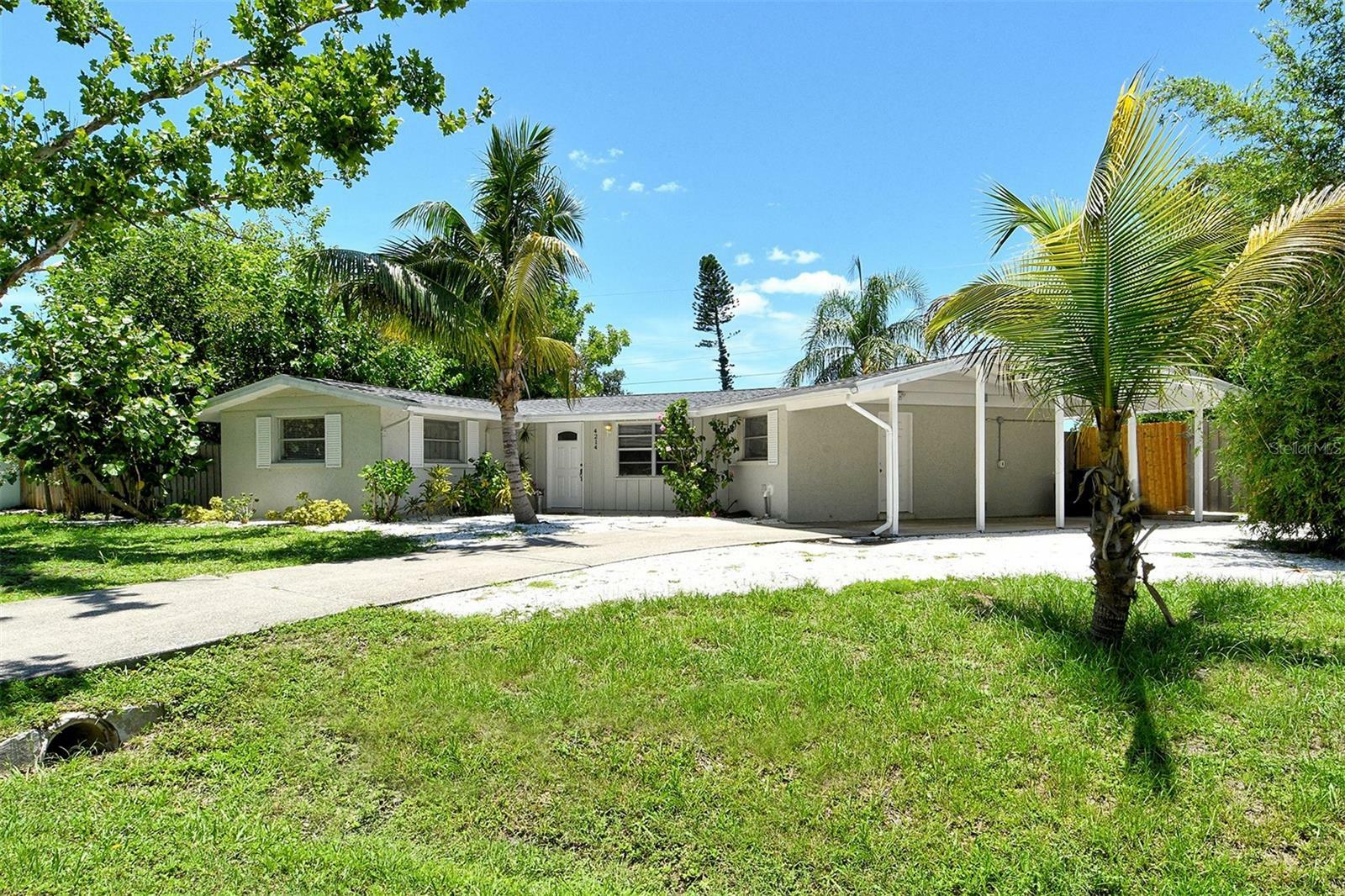 Property Photo: 4214 Groveland Avenue FL 34231