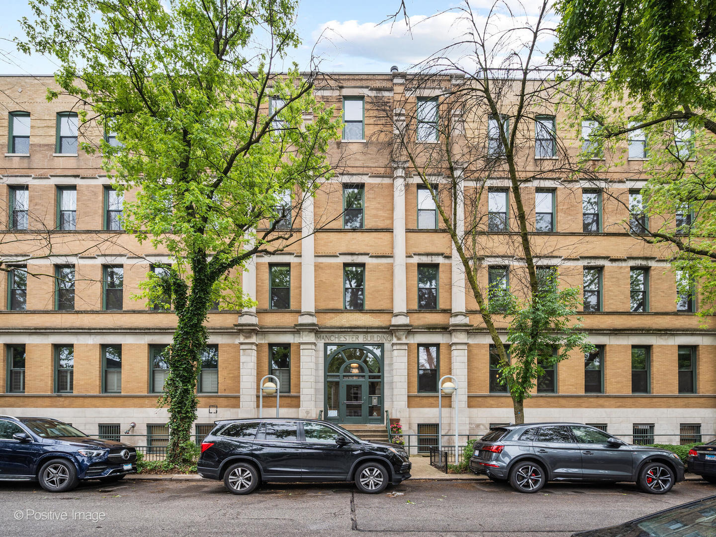 Property Photo: 2035 W Charleston Street 205 IL 60647