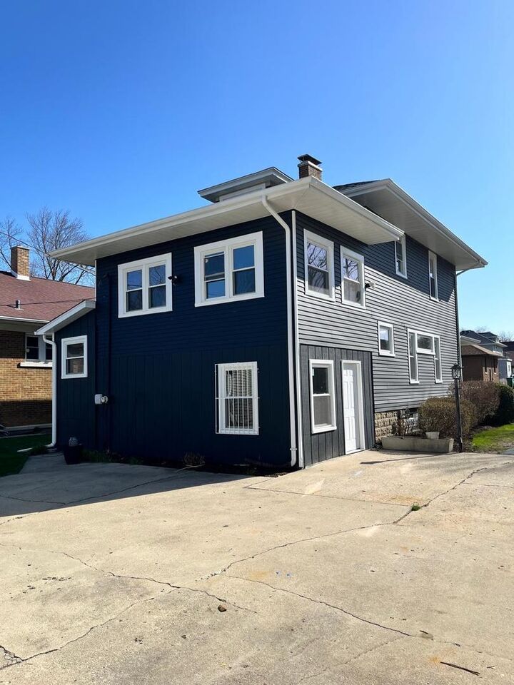Property Photo: 407 N William Street IL 60435