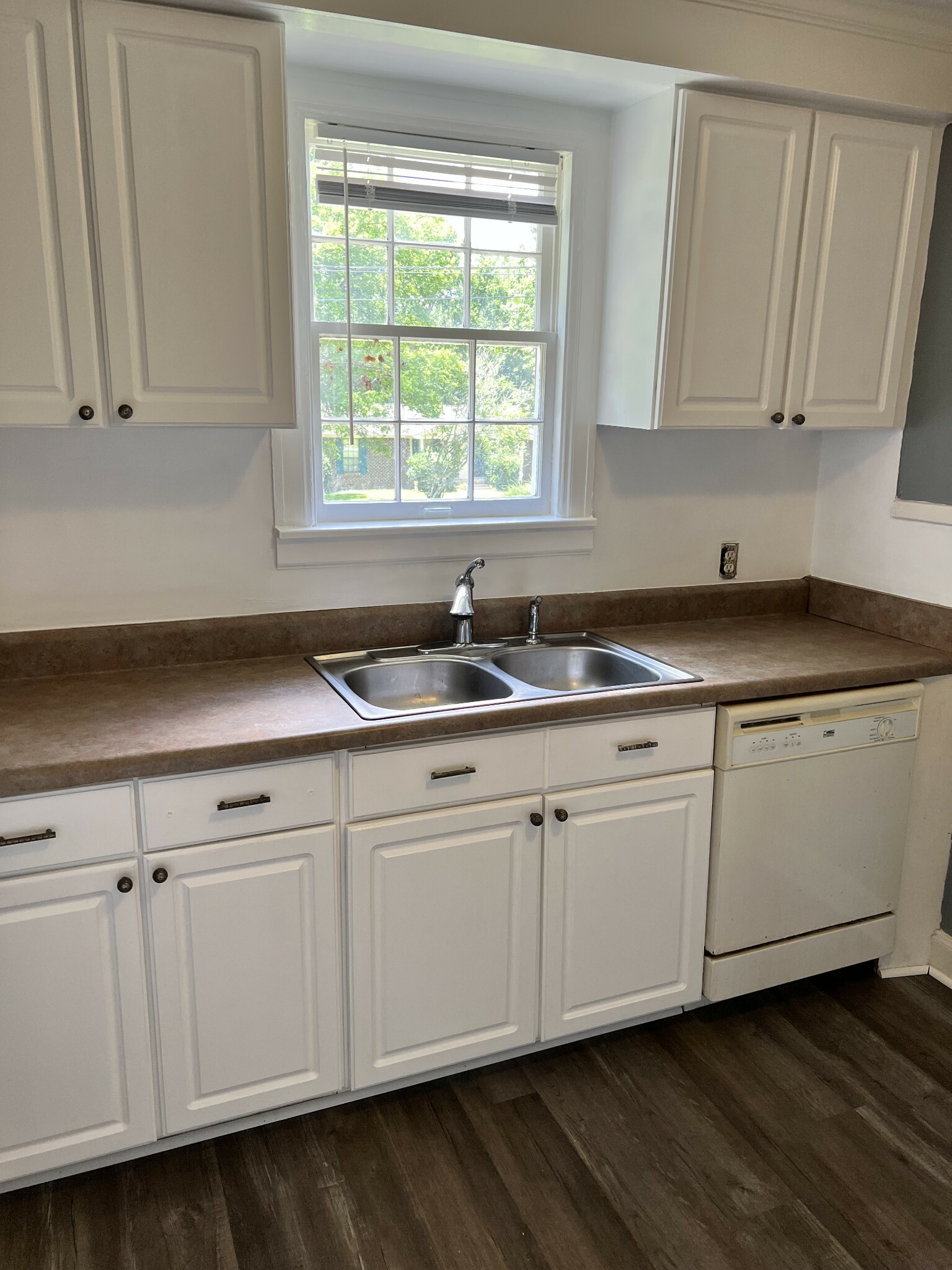 Property Photo:  4906 Ruskin Ave  TN 37216 