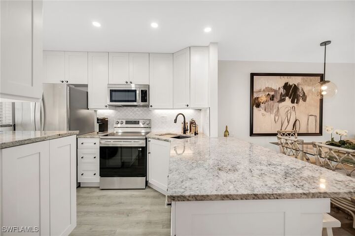 Property Photo:  290 Banyan Boulevard 290  FL 34102 