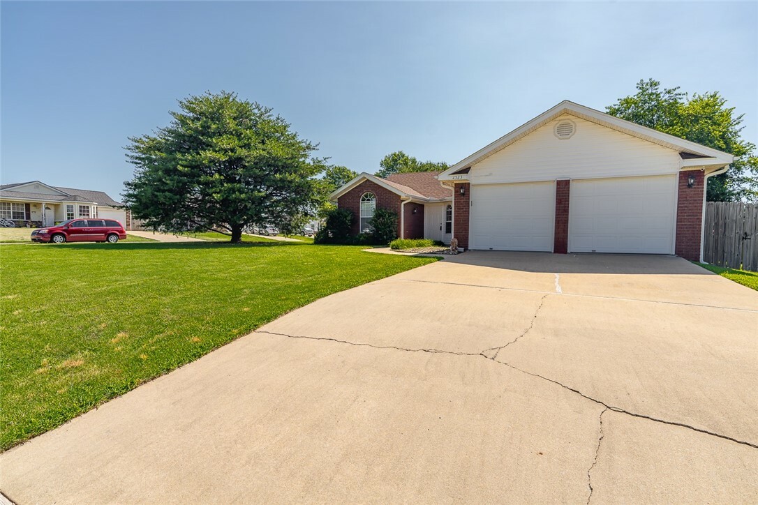 2523 Meadow Lake Street  Springdale AR 72764 photo