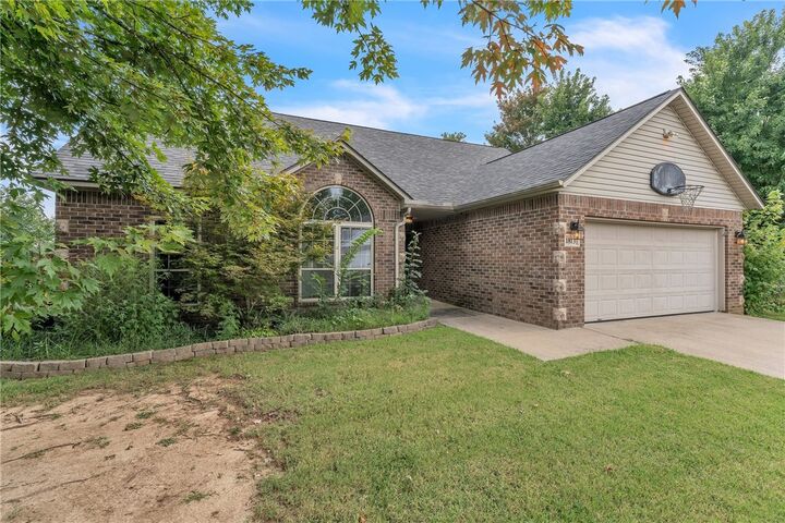 Property Photo: 1813 SW Pine Avenue AR 72713