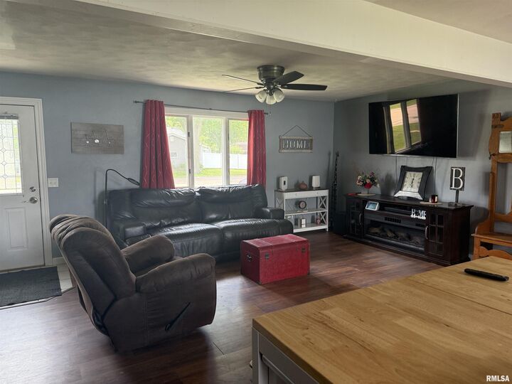 Property Photo:  172 E Meadow Lane  IA 52773 