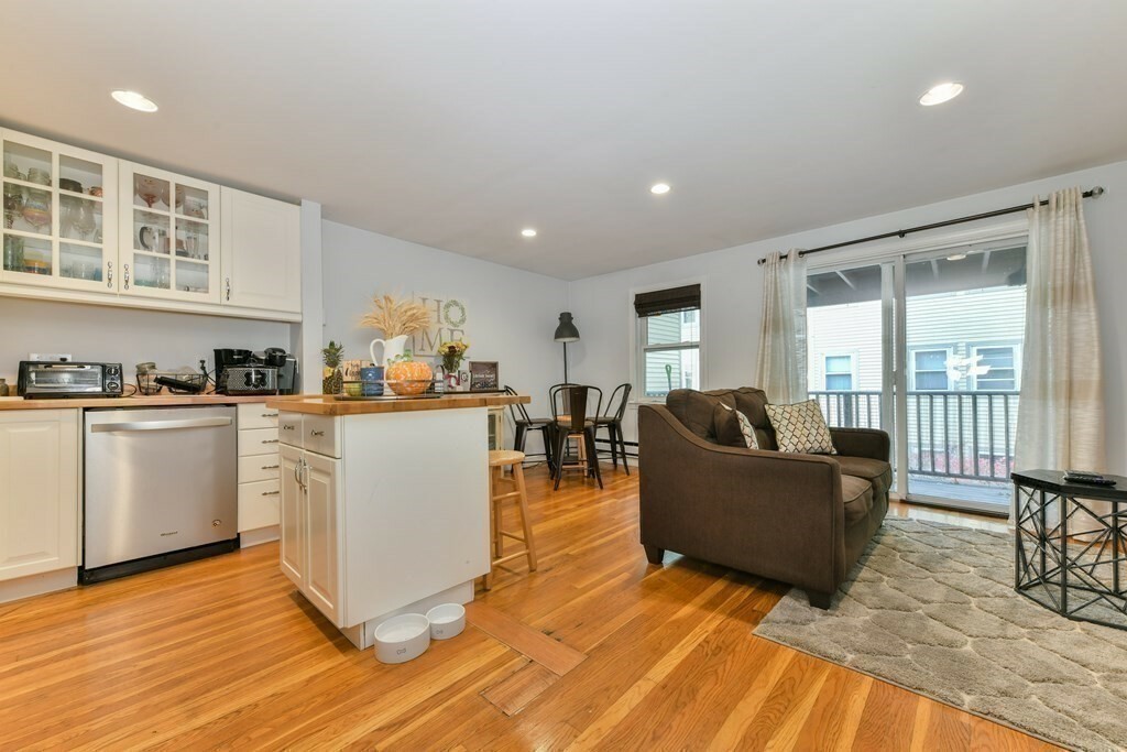 Property Photo: 153-155 W 6th St 4 MA 02127