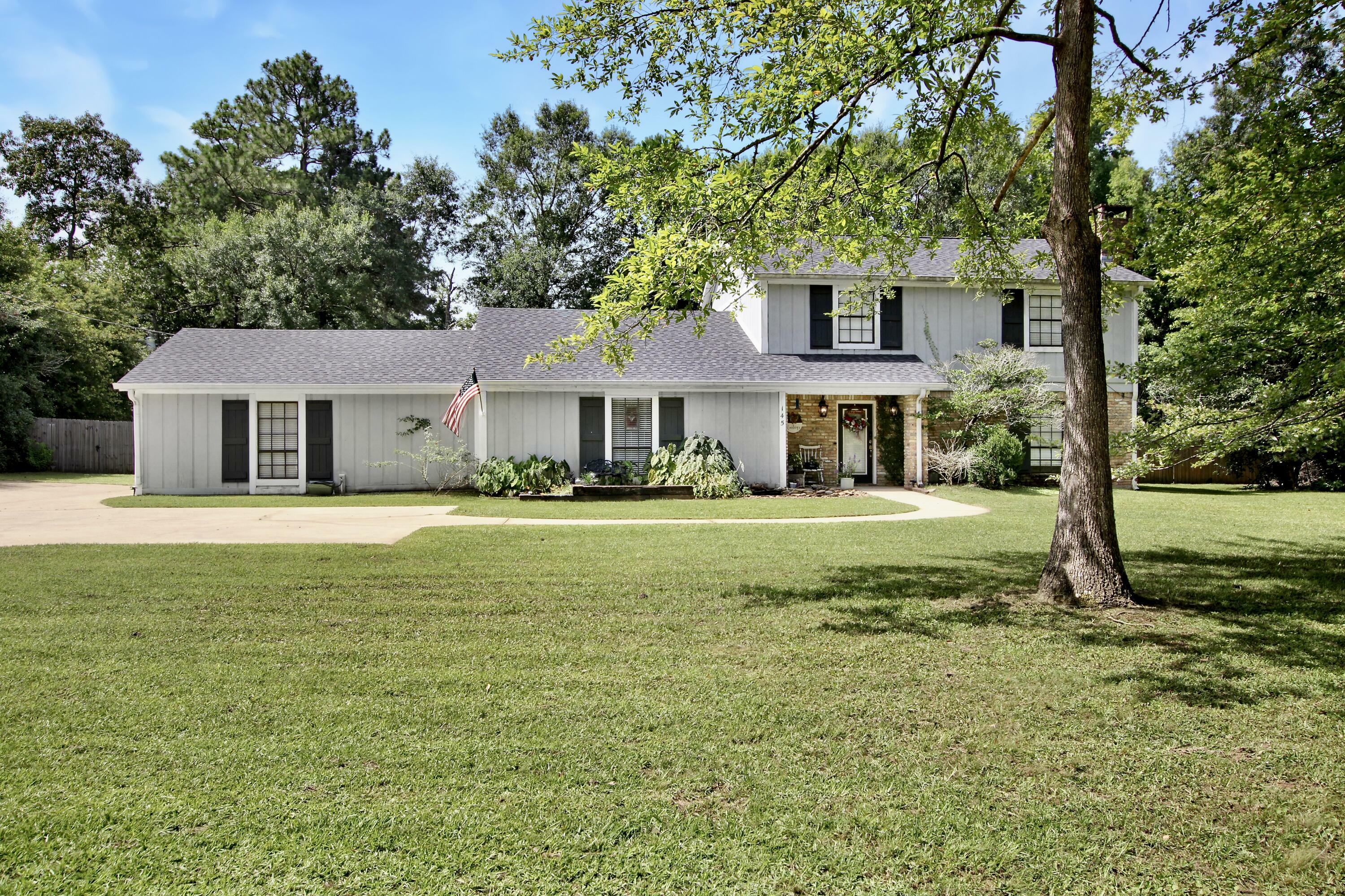 Property Photo: 145 Kristy Ln LA 70634