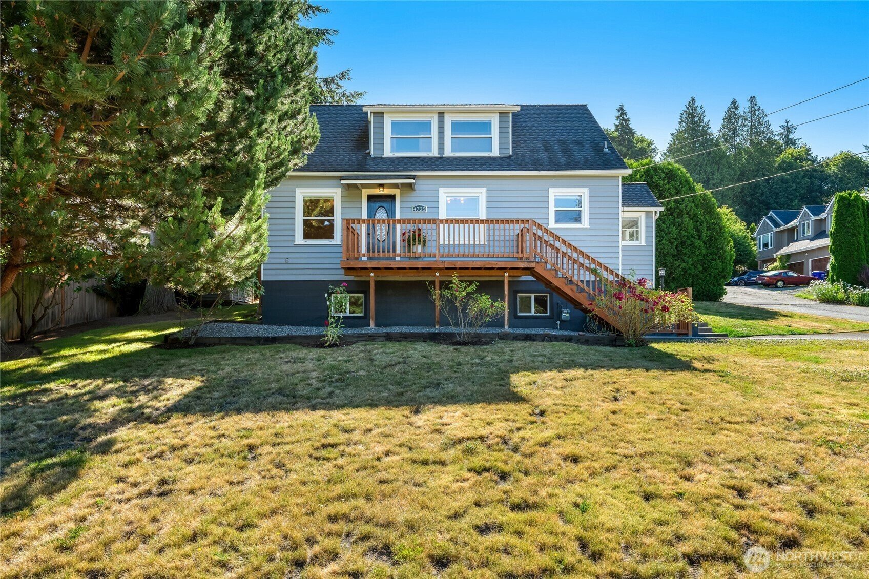 Property Photo: 4725 Glenwood Avenue WA 98203