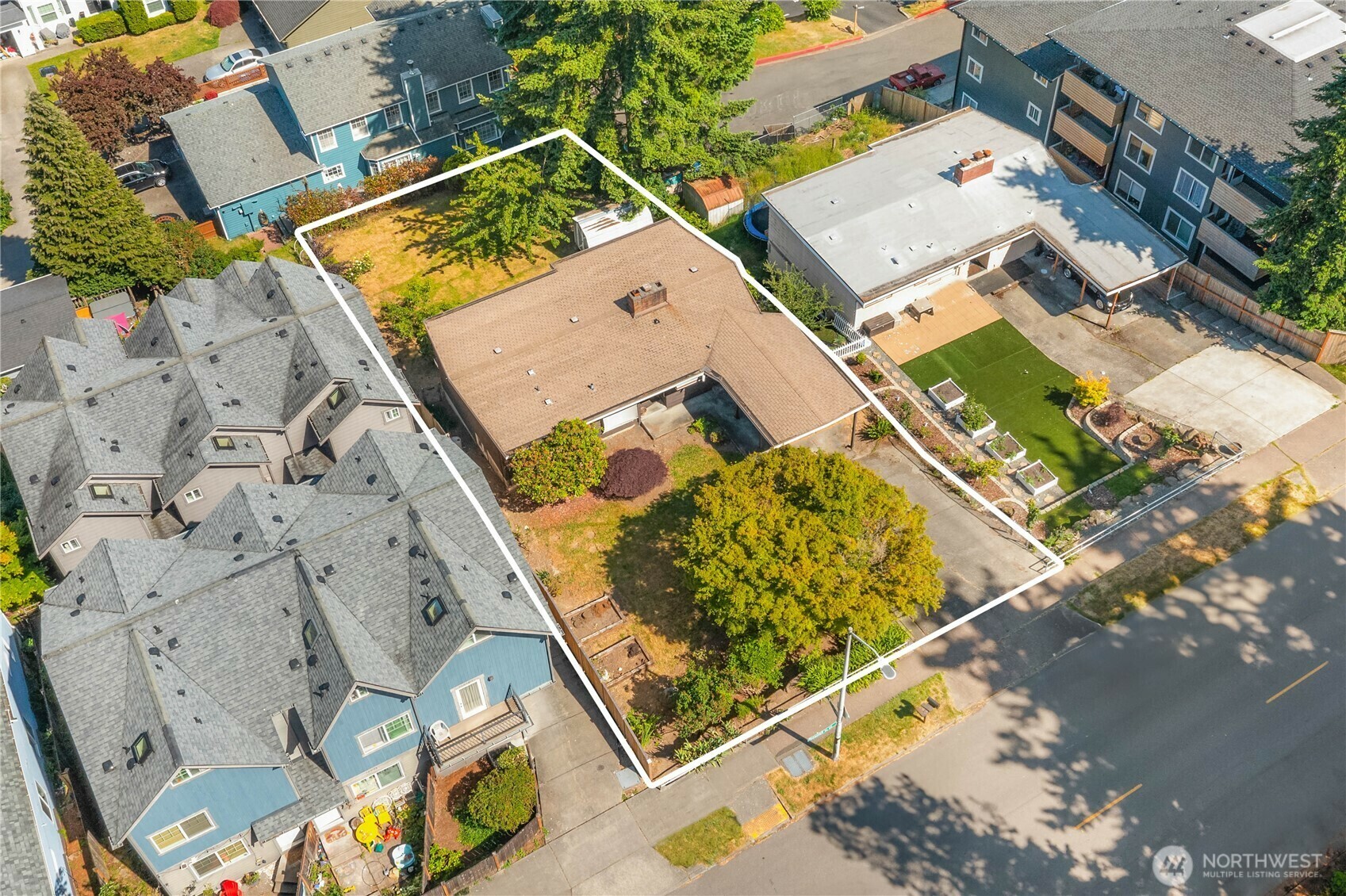 12034  Roosevelt Way NE  Seattle WA 98125 photo