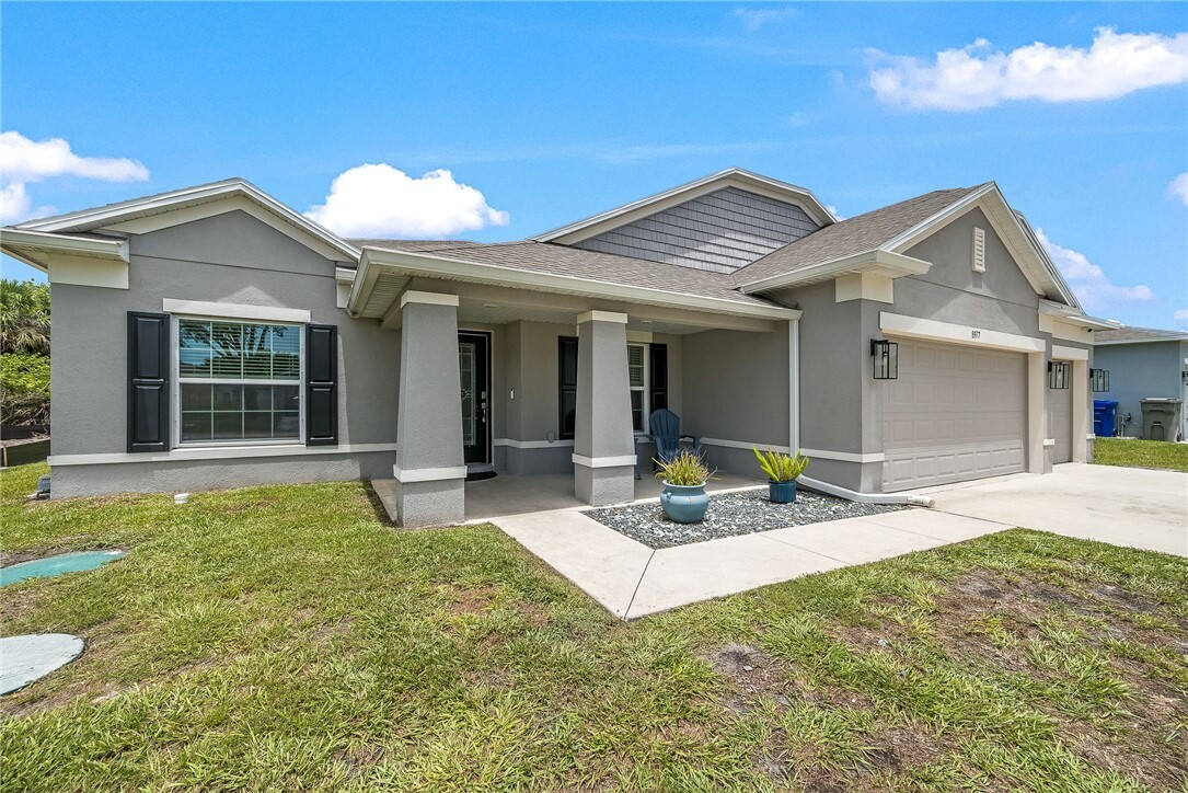 Property Photo:  8977 101st Avenue  FL 32967 
