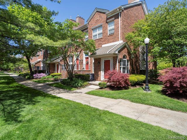 1524 Maryland Club Drive  Royal Oak MI 48067 photo