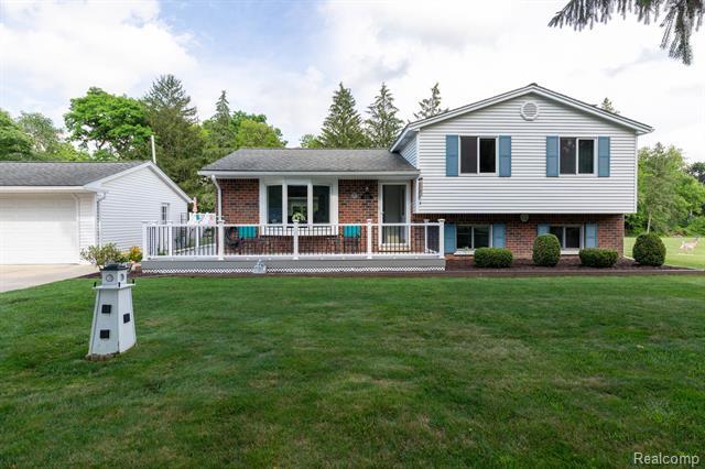 Property Photo: 9026 Woodside Road MI 48167