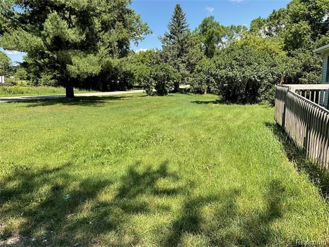 Property Photo: 942 Angle Road MI 48446