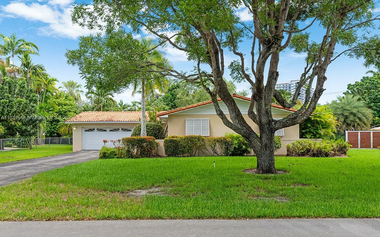 Property Photo: 9640 SW 72nd Ct FL 33156