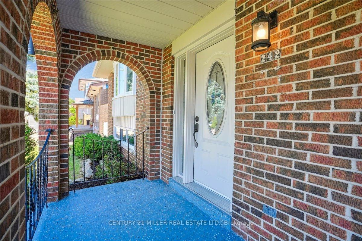 Property Photo: 242 Slater Crescent ON L6K 2C8