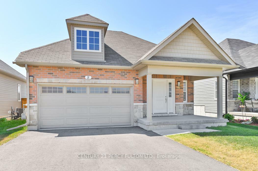 Property Photo: 8 Braeburn Street ON K0K 1H0