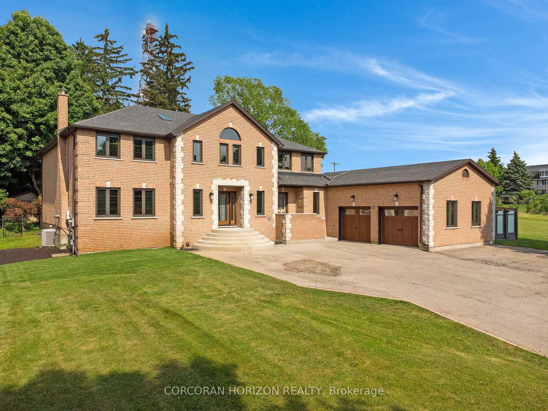 Property Photo: 422 Pinnacle Drive ON N2P 2P8