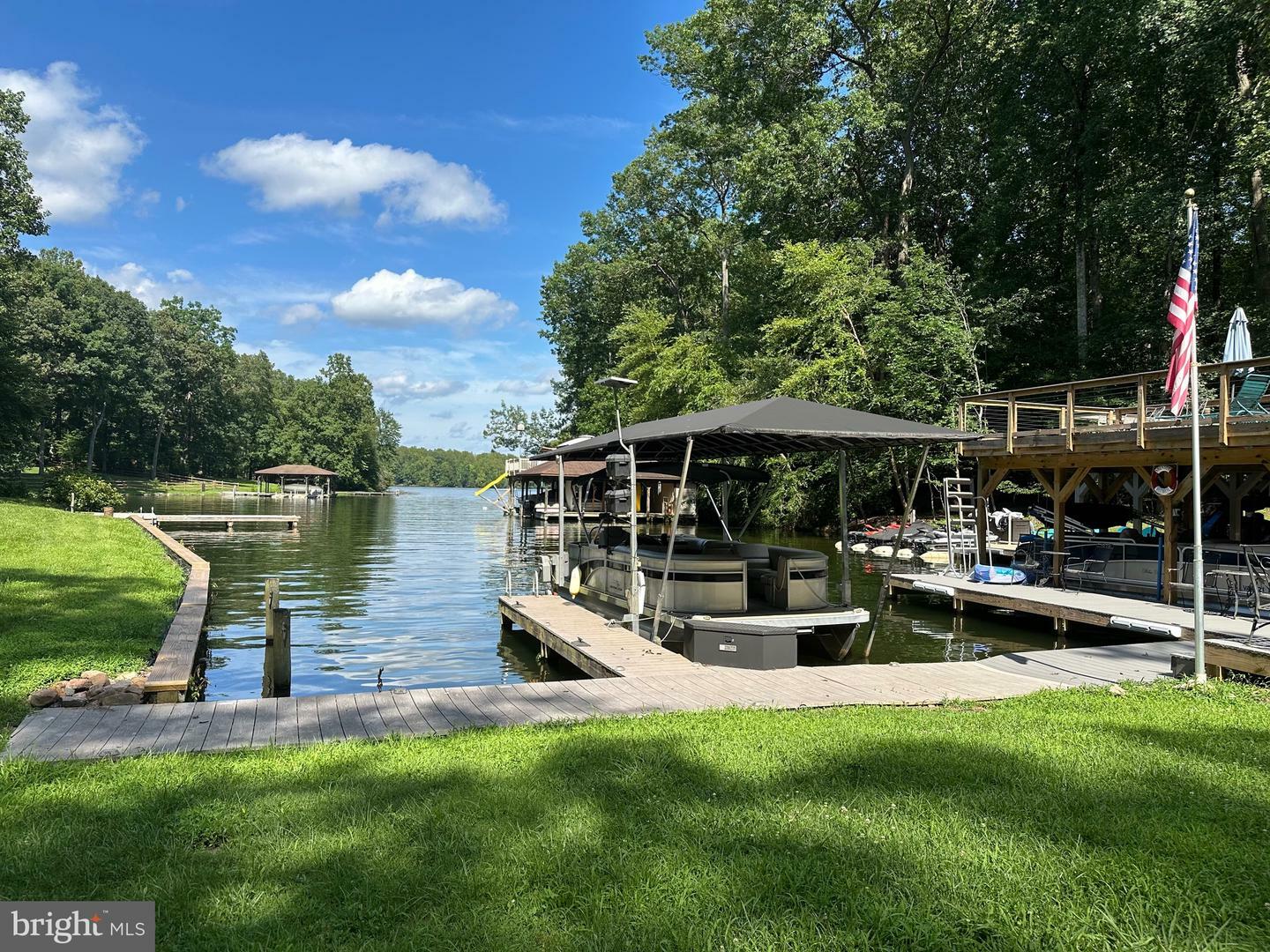 Property Photo: 282 Lakeway Road VA 23117
