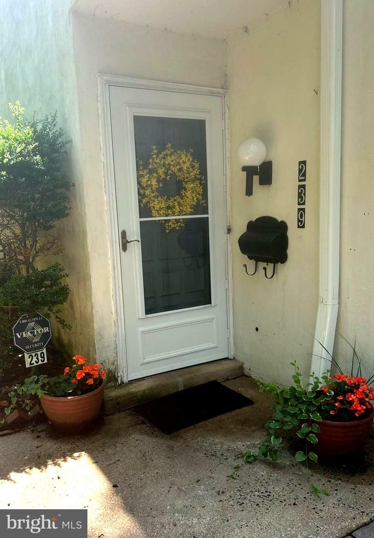 239 E Chelsea Circle  Newtown Square PA 19073 photo