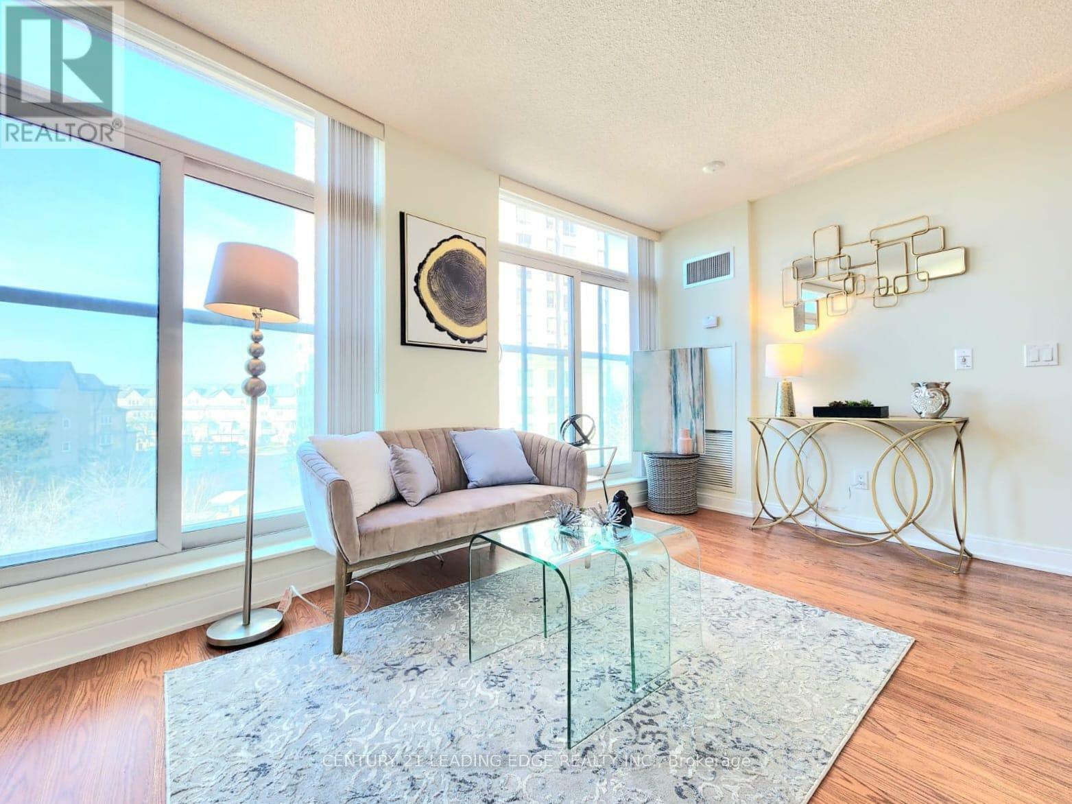 Photo de la propriété: 238 Bonis Avenue 323 ON M1T 3W7