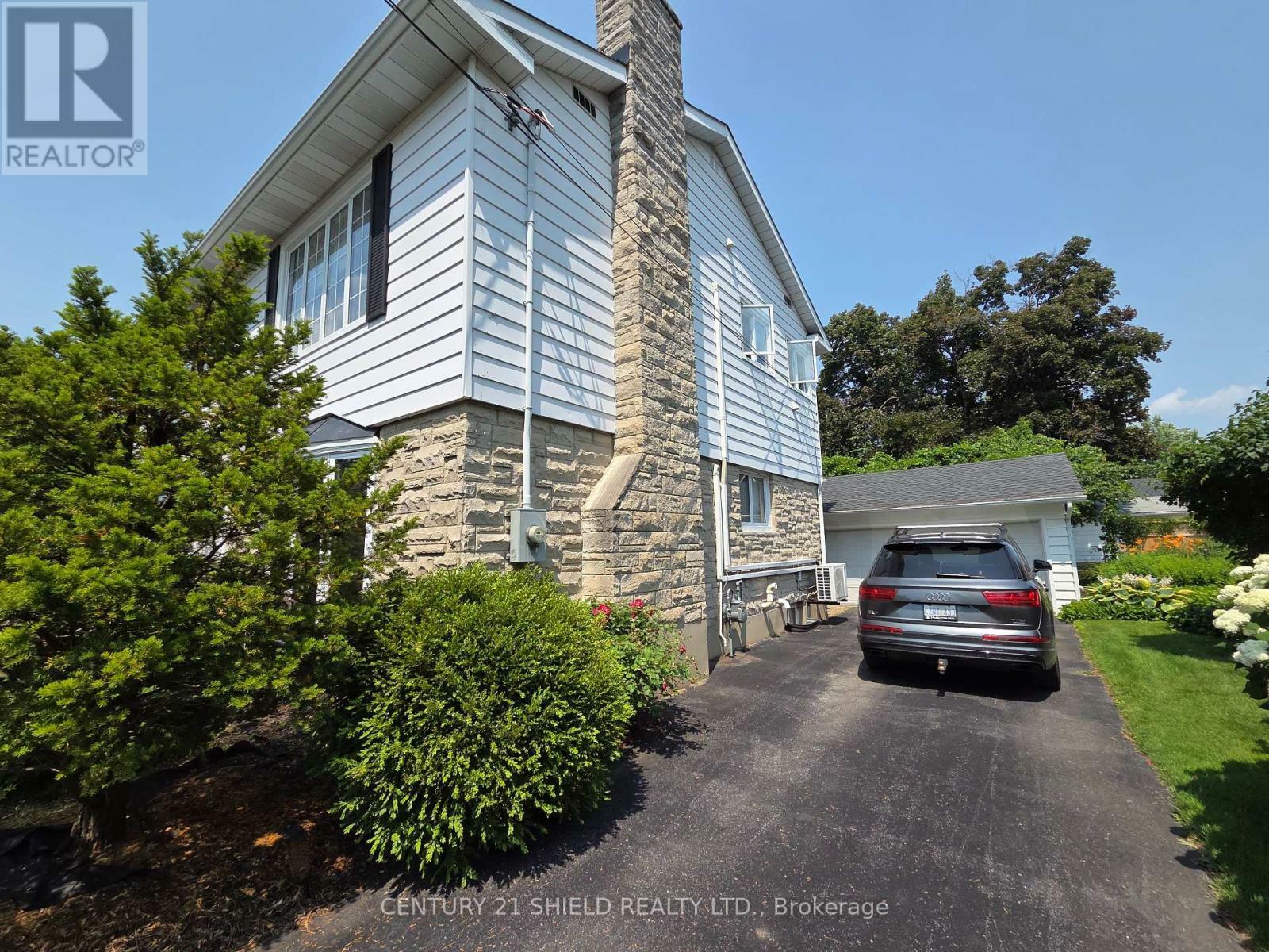 Property Photo:  903 Riverdale Avenue  ON K6J 2L3 