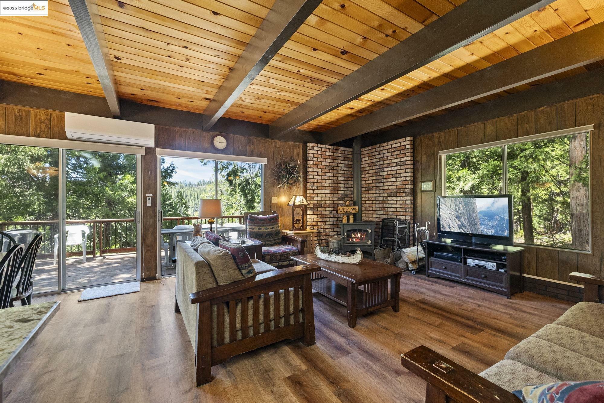 Property Photo: 27086 Summerhill Drive CA 95375