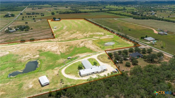 Property Photo:  404 Annies Lane  TX 78121 