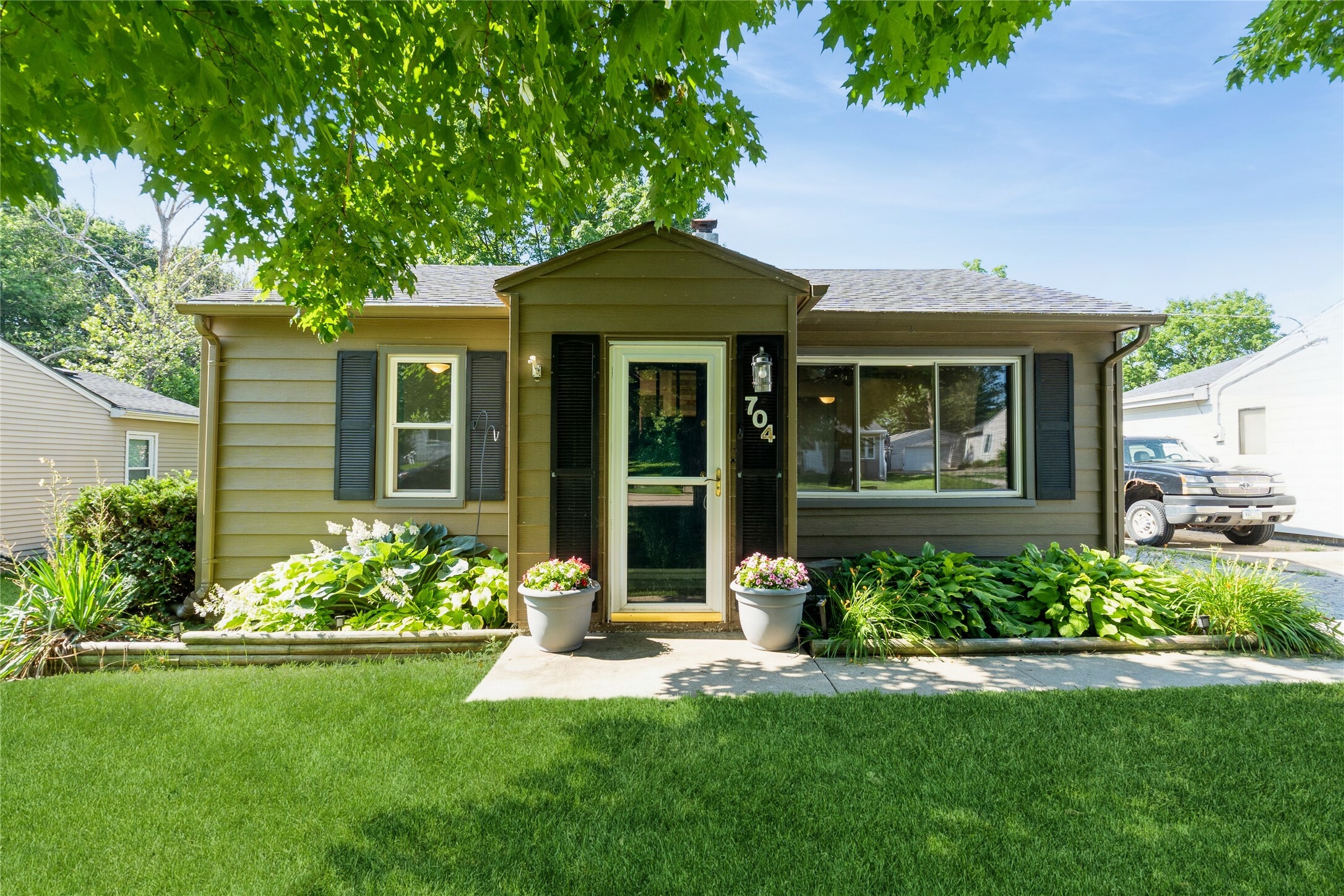 Property Photo:  704 Lewis Avenue  IA 50211 